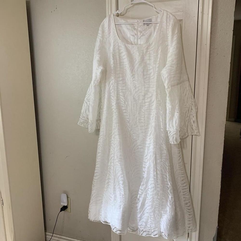 XL Serefina WHITE Beautiful Fully Lined White Lace Fit N Flare Midi Dress - Picture 2 of 13